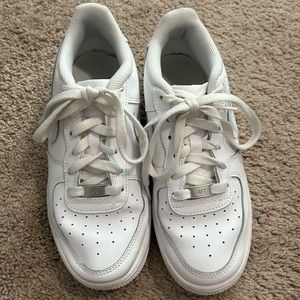 NIKE WHITE AIR FORCE ONES